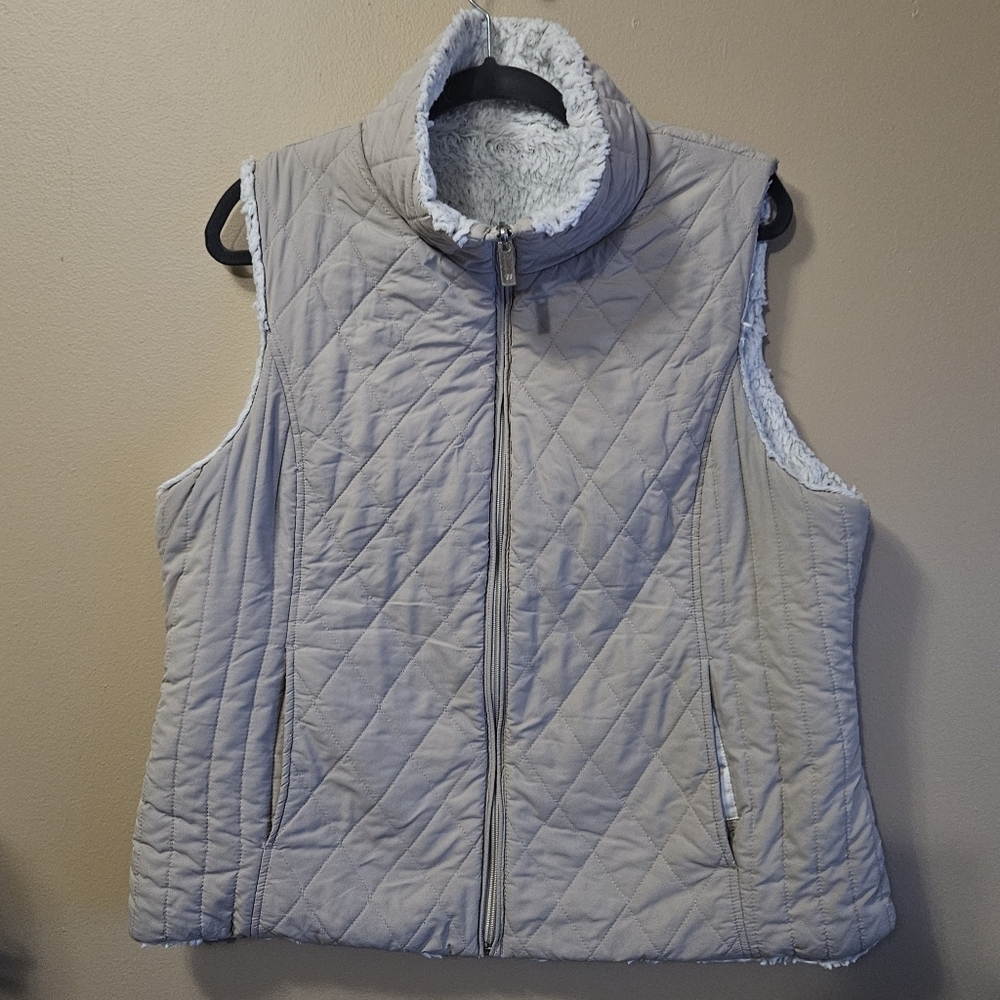 Weatherproof Women's Size XL Quilted Vest Faux Fur Lined